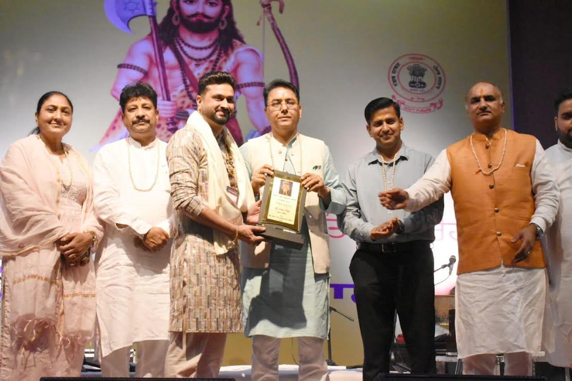 Photo of भगवान श्री परशुराम जयंती पर कैबिनेट मंत्री अमन अरोड़ा का युवाओं से आह्वान, न्याय समानता और सत्य के मार्ग पर चलने की कही बात