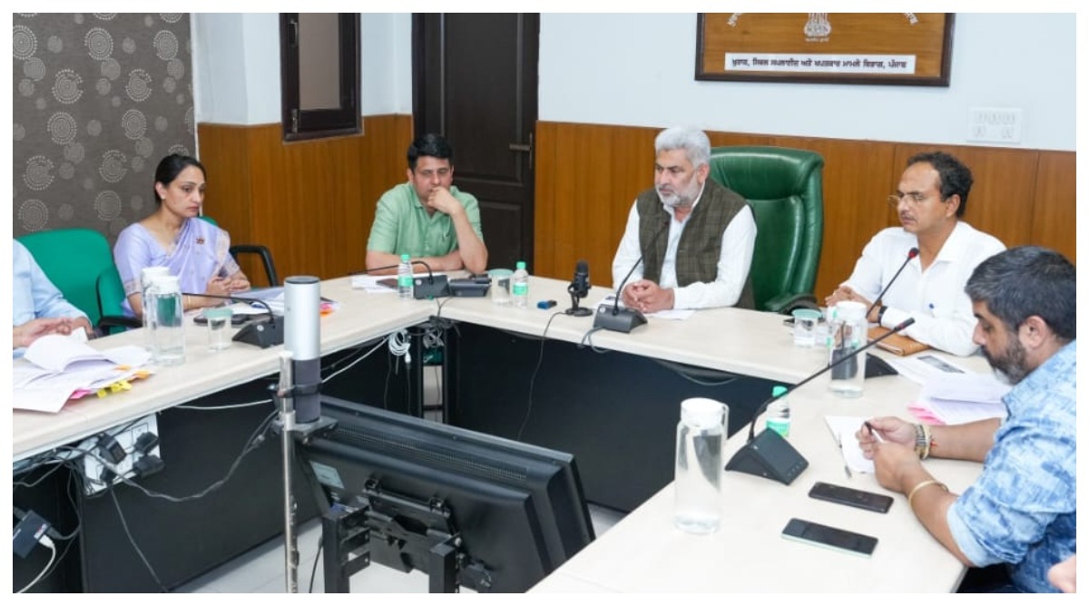 Photo of खाद्य मंत्री लाल चंद कटारूचक्क ने खरीद एजेंसियों को राज्य के किसानों को समय पर भुगतान सुनिश्चित करने के दिए निर्देश