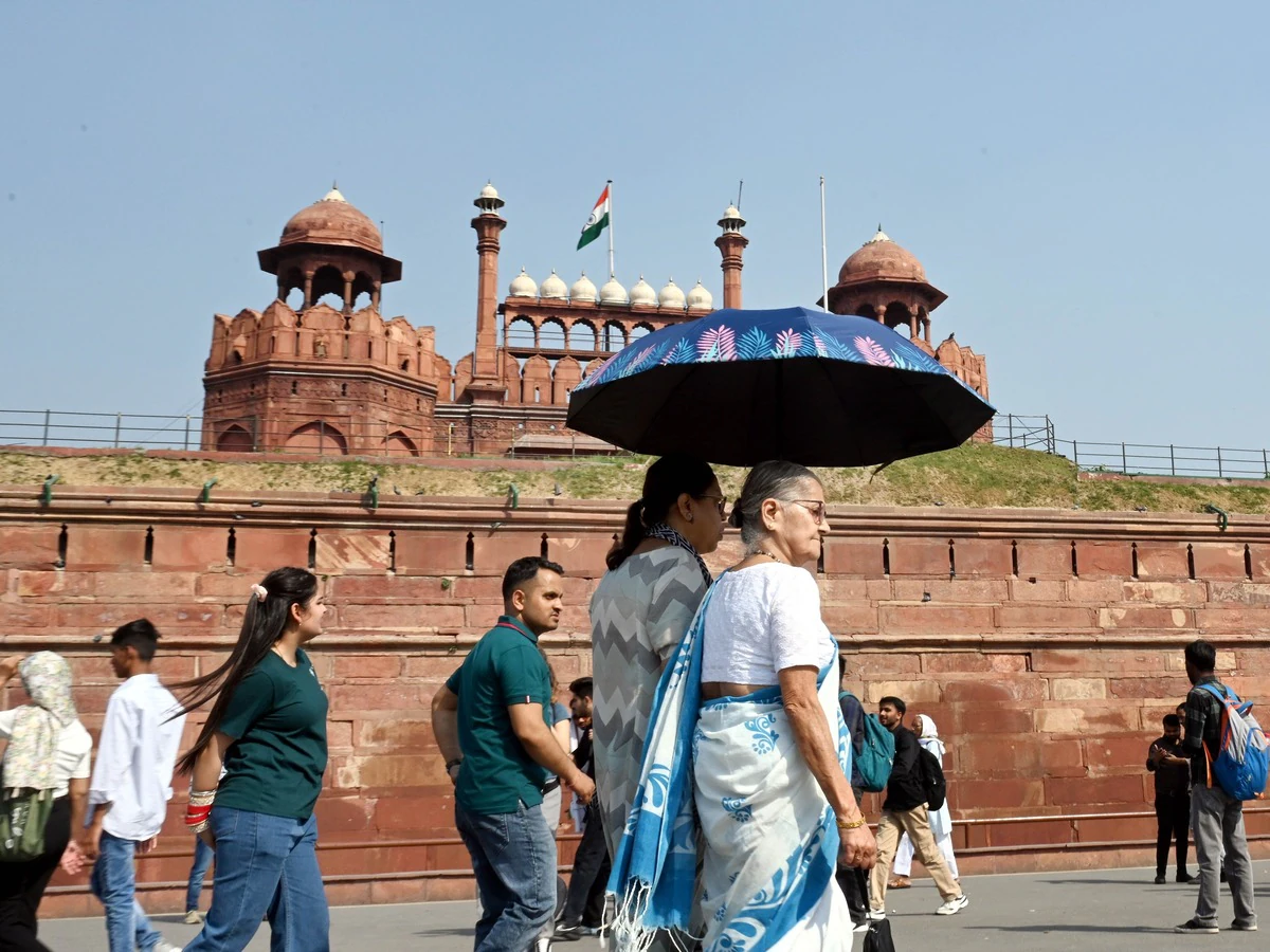 Photo of दिल्ली में 6 दिनों तक गर्मी करेगी बेहाल, पारा पहुंचेगा 42 डिग्री के पार, जानें मौसम विभाग का ताजा अपडेट?