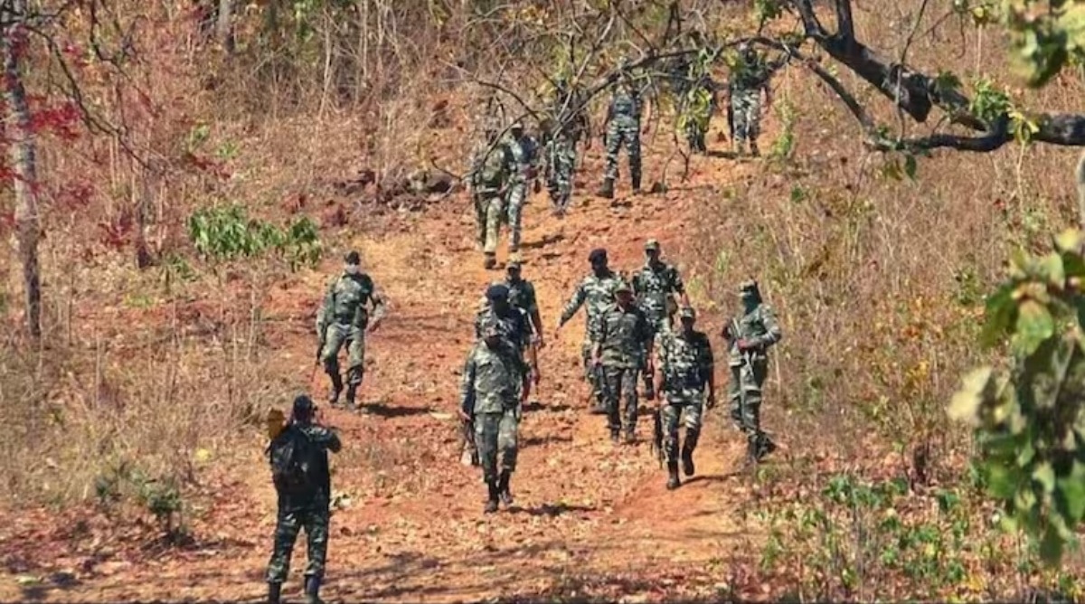 Photo of बीजापुर में नक्सली हमला, IED की चपेट में आने से एक जवान शहीद