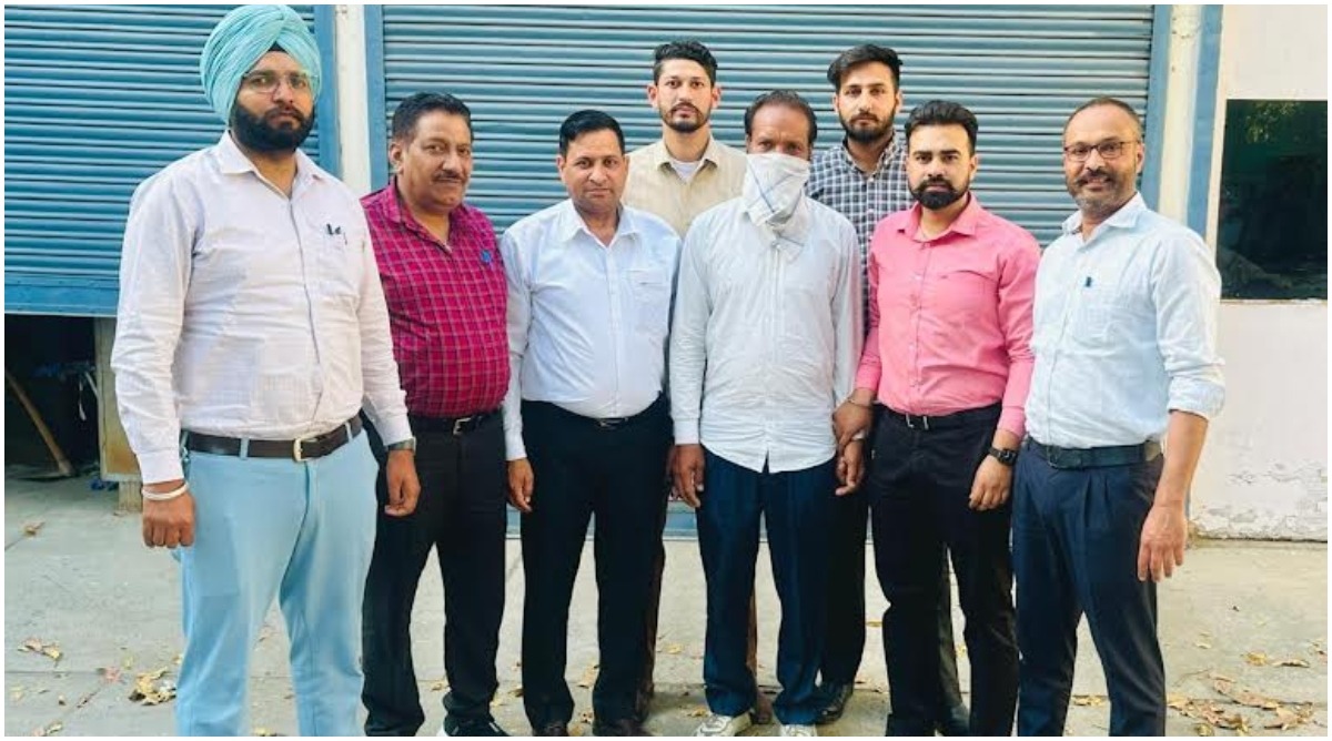 Photo of 10,000 रुपए रिश्वत लेते हुए PSPCL लाइनमैन विजिलेंस ब्यूरो द्वारा काबू
