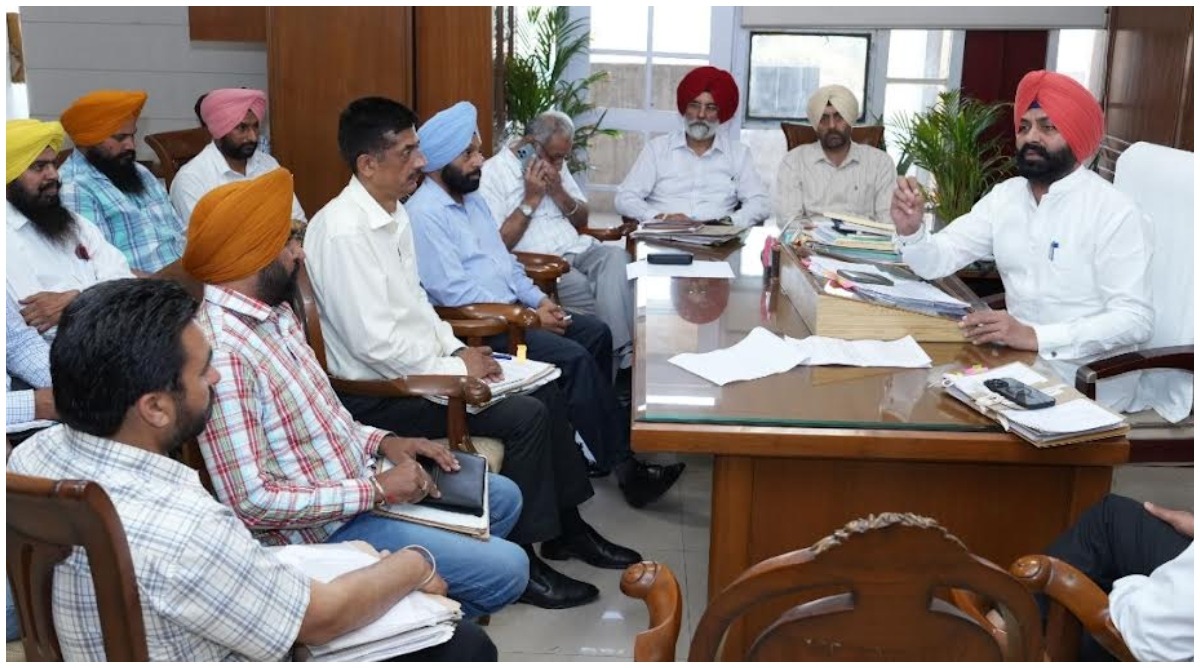 Photo of परिवहन मंत्री ने पंजाब रोडवेज पनबस/पी.आर.टी.सी. के कॉन्ट्रैक्ट वर्कर्स यूनियनों के प्रतिनिधियों से की मुलाकात