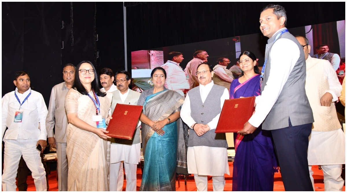 Photo of दिल्ली में लागू हुई आयुष्मान भारत योजना, केंद्रीय मंत्री जेपी नड्डा ने कहा- यह योजना केवल एक इंश्योरेंस स्कीम नहीं, बल्कि एक एश्योरेंस स्कीम है