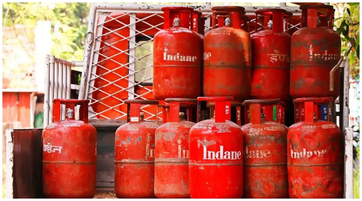 Photo of आम आदमी की जेब होगी ढीली, केंद्र सरकार ने बढ़ाया LPG गैस सिलेंडर का दाम, 8 अप्रैल से लागू होंगी नई कीमतें