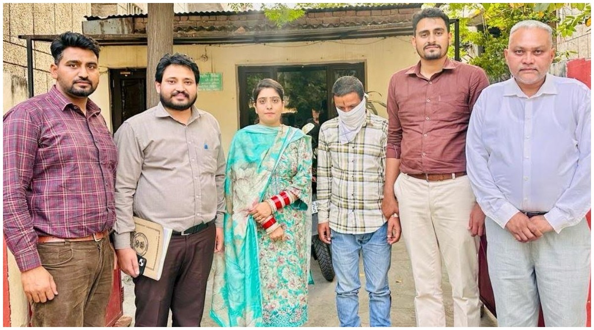 Photo of विजिलेंस ब्यूरो ने RTA कार्यालयों और ड्राइविंग टेस्ट केंद्रों पर छापेमारी में 24 लोगों को किया गिरफ्तार