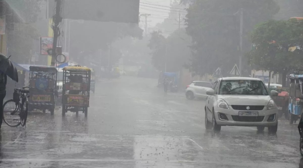 Photo of दिल्ली-नोएडा में बदला मौसम का मिजाज, आंधी और बारिश से लोगों को मिली गर्मी से राहत