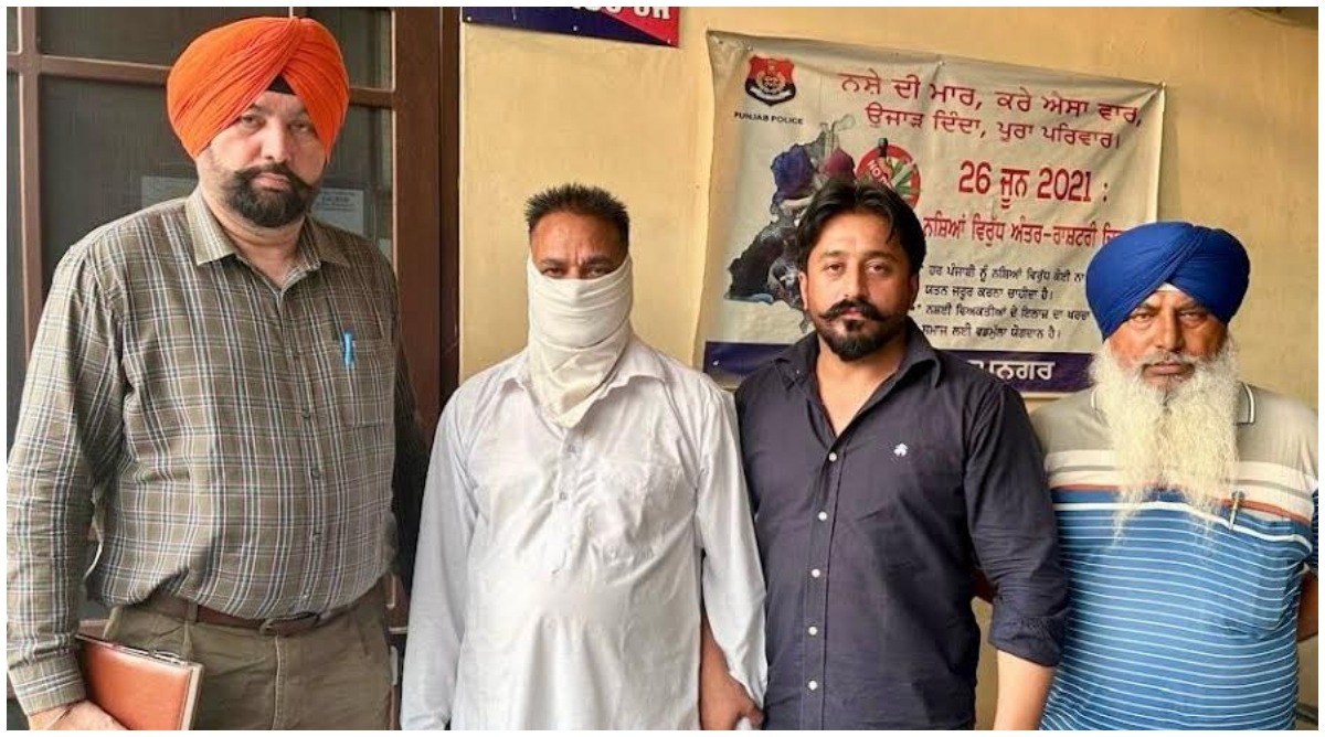 Photo of विजिलेंस ब्यूरो के फ्लाइंग स्क्वाड ने चौकी इंचार्ज सब-इंस्पेक्टर को 80,000 रुपये रिश्वत लेते हुये रंगे हाथों पकड़ा