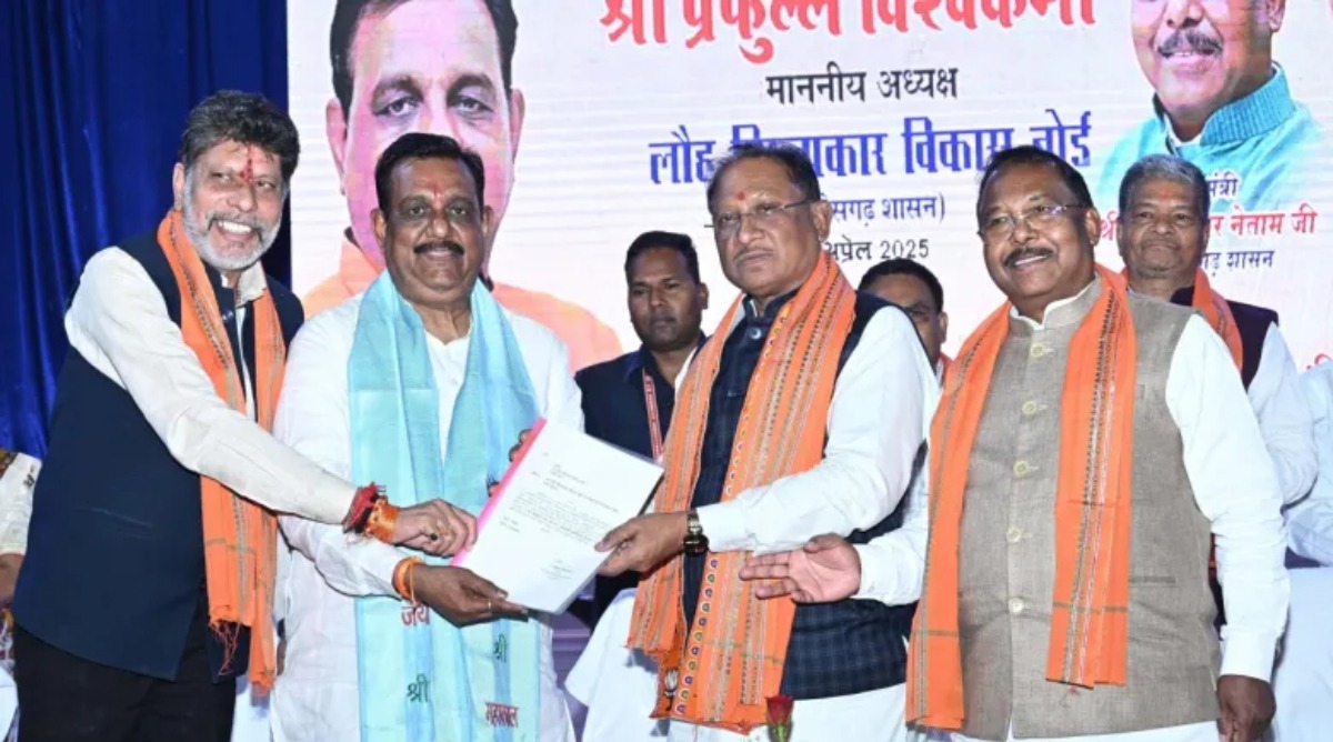 Photo of CM साय शामिल हुए शिल्पकार विकास बोर्ड अध्यक्ष के पद ग्रहण समारोह में, शिल्पकला को बताया राज्य की ताकत