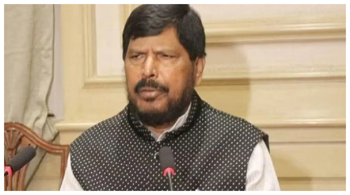 Photo of कानून बनाना संसद का काम होता है, सुप्रीम कोर्ट को संसद का आदर करना चाहिए : केंद्रीय मंत्री रामदास अठावले