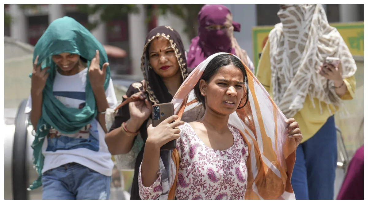 Photo of दिल्ली में चढ़ा पारा, अप्रैल ने तोड़ा तीन साल का रिकॉर्ड, जानें आनेवाले दिनों में कैसा रहेगा मौसम?