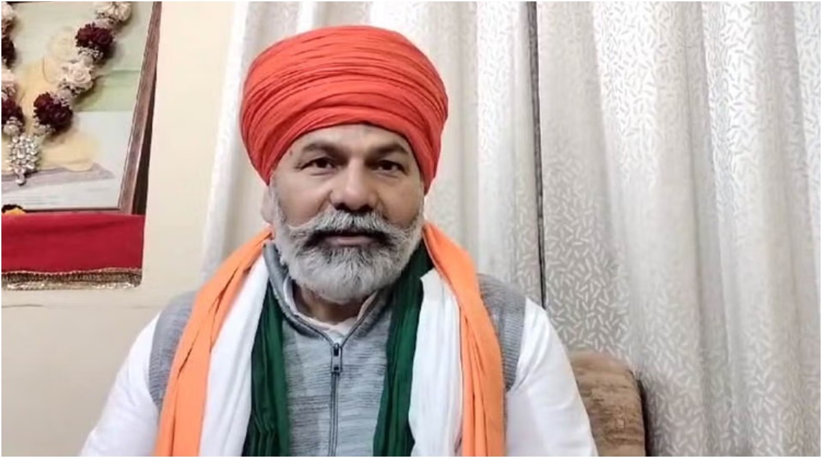 Photo of जन आक्रोश रैली में किसान नेता राकेश टिकैत के साथ धक्का-मुक्की, हंगामे के बीच गिरी पगड़ी, सिर पर मारी गई लाठी