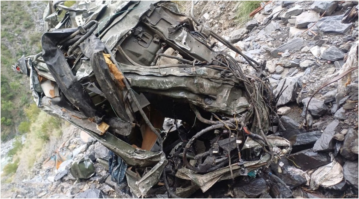 Photo of Jammu Kashmir : रामबन में बड़ा हादसा, भारतीय सेना का वाहन 700 फीट गहरी खाई में गिरा, तीन जवान शहीद