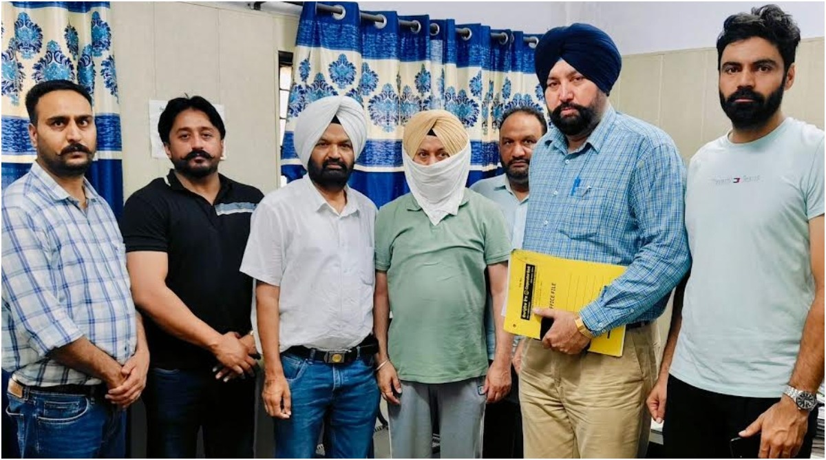 Photo of विजिलेंस ब्यूरो ने बीडीपीओ कार्यालय के अधीक्षक को 60,000 रुपये रिश्वत लेते रंगे हाथों किया गिरफ्तार