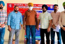 Photo of विजिलेंस ब्यूरो ने 30,000 रुपए रिश्वत लेते सिवल सर्जन दफ़्तर के क्लर्क को किया गिरफ्तार