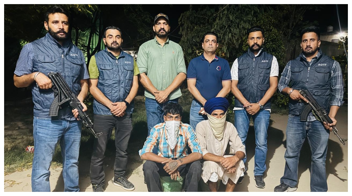 Photo of फरीदकोट में गैंगस्टर अर्श डल्ला के दो साथी गिरफ्तार; दो पिस्तौल बरामद