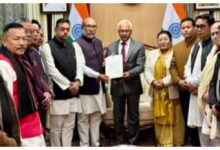 Photo of मणिपुर में बीजेपी ने सरकार बनाने का दावा किया पेश, राज्यपाल से 10 विधायकों ने की मुलाकात
