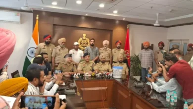 Photo of युद्ध नशों विरुद्ध’ के 115वें दिन पंजाब पुलिस द्वारा 140 नशा तस्कर गिरफ़्तार; 3 किलो हेरोइन, 60,000 रुपए की ड्रग मनी बरामद