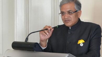 Photo of अब सिर्फ 15 दिन में मिलेगा वोटर ID! चुनाव आयोग की नई व्यवस्था से घर बैठे ट्रैक करें हर अपडेट – जानिए कैसे?