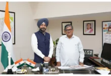 Photo of पंजाब के महाधिवक्ता एम.एस. बेदी ने की राज्यपाल से शिष्टाचार भेंट