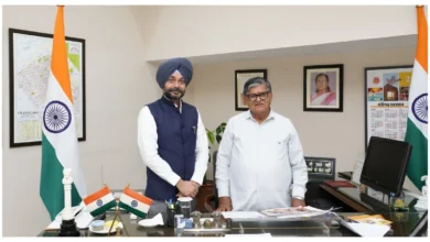 Photo of पंजाब के महाधिवक्ता एम.एस. बेदी ने की राज्यपाल से शिष्टाचार भेंट