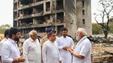 Photo of PM मोदी ने किया विमान क्रैश साइट का दौरा, बोले – तबाही का मंजर दिल दहला देने वाला