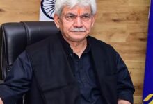 Photo of J&K News: 3 सरकारी कर्मचारियों को किया गया बर्खास्त, आतंकी संबंधों में थे शामिल