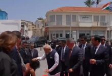 Photo of साइप्रस नेता ने छुए पीएम मोदी के पैर, वीडियो हुआ वायरल
