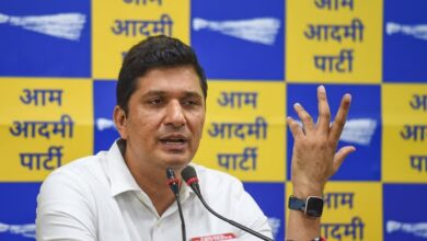 Photo of भाजपा ने 24 घंटे भी नहीं निभाया वादा, मद्रासी कैंप की झुग्गियों पर चलाया बुल्डोजर- सौरभ भारद्वाज