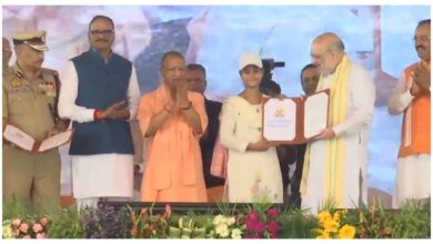 Photo of 60,224 सिपाहियों को सौंपे गए नियुक्ति पत्र, सीएम योगी बोले – ‘2017 के पहले भाई-भतीजावाद था, नौकरी नहीं मिलती थी’