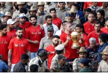 Photo of बेंगलुरु भगदड़ मामले में RCB ने किया मुआवजे का ऐलान, कहा – ‘इस दुख के समय में साथ’