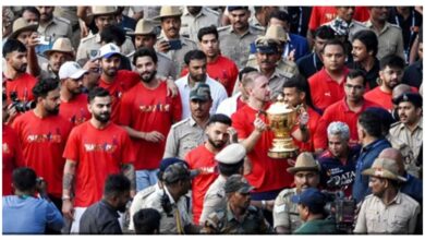 Photo of बेंगलुरु भगदड़ मामले में RCB ने किया मुआवजे का ऐलान, कहा – ‘इस दुख के समय में साथ’