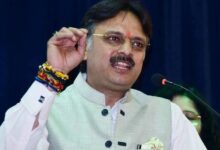 Photo of साड़ी पहनने पर सवाल? BJP विधायक का मौलाना को करारा जवाब – डिंपल यादव के समर्थन में फूटा गुस्सा!