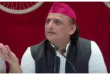 Photo of कांवड़ यात्रा में महिला पुलिस अधिकारी द्वारा श्रद्धालु के पैर दबाने पर सपा प्रमुख अखिलेश यादव ने की तारीफ, जानें क्या कहा