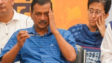 Photo of दिल्ली में चार मंजिला इमारत गिरी: केजरीवाल और आतिशी भावुक, मलबे में कई जिंदगियां दबीं!