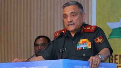 Photo of चीन-पाकिस्तान-बांग्लादेश के बीच बन रहा गठजोड़ भारत की सुरक्षा के लिए खतरा : CDS जनरल अनिल चौहान