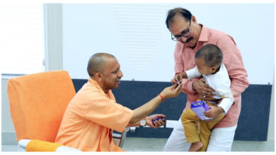 Photo of हादसे में छूटा मां-बाप का साथ, सीएम योगी ने थामा मासूमों का हाथ- टूटी दुनिया को मिला सहारा