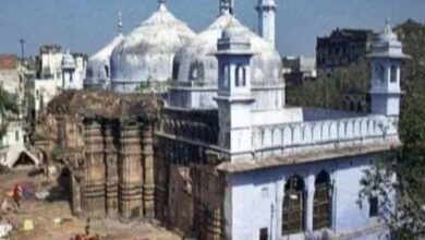 Photo of ज्ञानवापी में फिर उठी शिवलिंग बनाम फव्वारा बहस! राखी सिंह ने कोर्ट में ठोकी याचिका – जानिए अब क्या होगा सर्वे का सच?