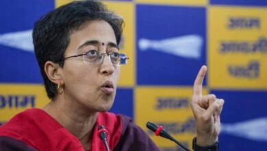 Photo of दिल्ली में 10 साल पुरानी गाड़ियों पर बैन? आतिशी ने दी चेतावनी, मिडिल क्लास पर मंडरा रहा बड़ा संकट!