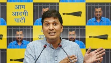 Photo of मंत्रियों को 1.5 लाख का फोन तुरंत मंजूर, महिलाओं को 2500 देने के लिए कमेटी – AAP का BJP पर तीखा हमला!”