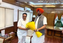 Photo of कैबिनेट मंत्री कुलदीप सिंह धालीवाल ने केंद्रीय मंत्री सी. आर. पाटिल को अजनाला में रावी दरिया के कारण बाढ़ से हुये नुकसान और सुरक्षा चिंताओं को दूर करने के लिए फंड देने की विनती की