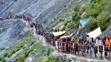 Photo of अमरनाथ यात्रा में बड़ा हादसा: ब्रेक फेल होते ही टकराईं 4 बसें, 25 श्रद्धालु घायल – मचा हड़कंप!