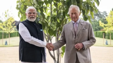 Photo of PM मोदी ने किंग चार्ल्स से की मुलाकात, ‘एक पेड़ मां के नाम’ अभियान के तहत भेंट किया विशेष पौधा