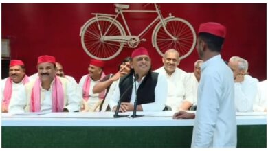 Photo of ‘जो सामना करेगा, वो रेल दिया जाएगा’, लड़के की बात पर अखिलेश और सभी लोग हुए लोट – पोट, वीडियो हो रहा वायरल