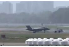 Photo of ब्रिटेन के F-35 को खींचकर हैंगर में ले जाते हुए वीडियो आया सामने, जानें सब कुछ
