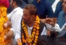 Photo of रायबरेली में स्वामी प्रसाद मौर्य पर हमला: सनातन के अपमान पर युवक मे मारा थप्पड़