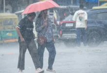 Photo of बारिश का रेड अलर्ट जारी, दिल्ली में रातभर झमाझम बारिश, जानें मौसम का ताजा हाल