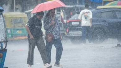 Photo of बारिश का रेड अलर्ट जारी, दिल्ली में रातभर झमाझम बारिश, जानें मौसम का ताजा हाल