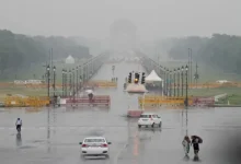 Photo of दिल्ली-NCR में झमाझम बारिश से गर्मी से राहत, तापमान में गिरावट और मौसम हुआ सुहावना
