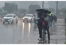 Photo of बारिश से थमी दिल्ली की रफ्तार, रक्षाबंधन पर जलभराव, ट्रैफिक जाम और यमुना में बाढ़ का खतरा