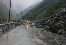 Photo of मणिमहेश यात्रा में परेशानी, खराब मौसम और टूटे रास्तों से बढ़ी मुश्किल, 7 की मौत, कई लापता